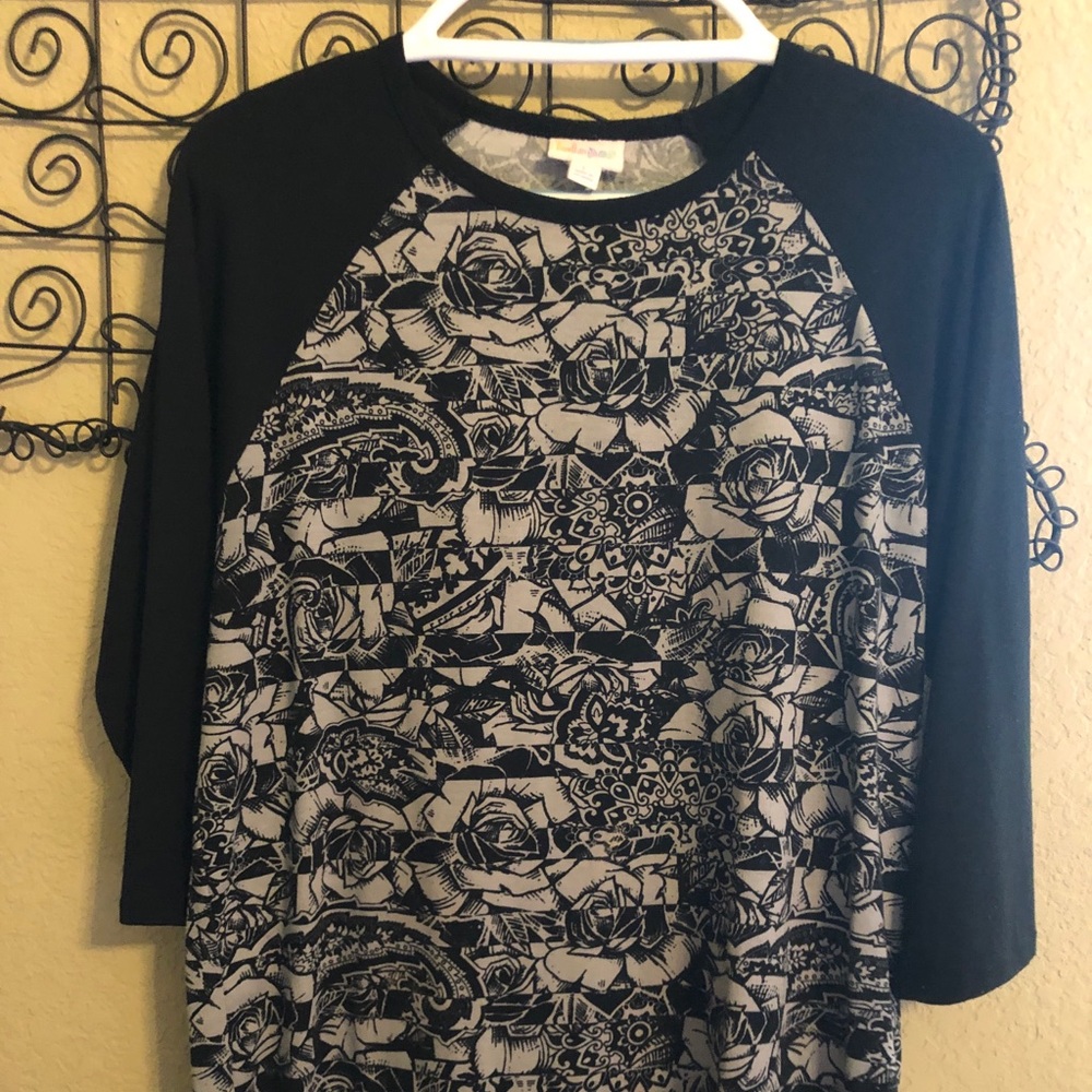 Lularoe Randy Tee